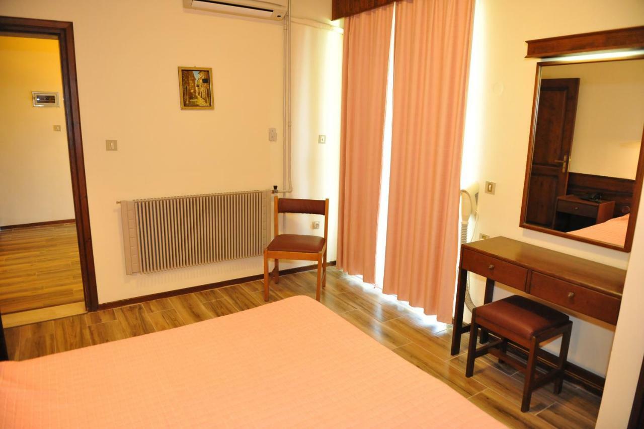Niki Hotel Apartments Ialysós Eksteriør bilde